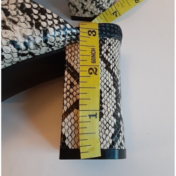 It s OK Size 8M Sandals w/Faux Snakeskin Wide Strap and Square Heels - Picture 8 of 8